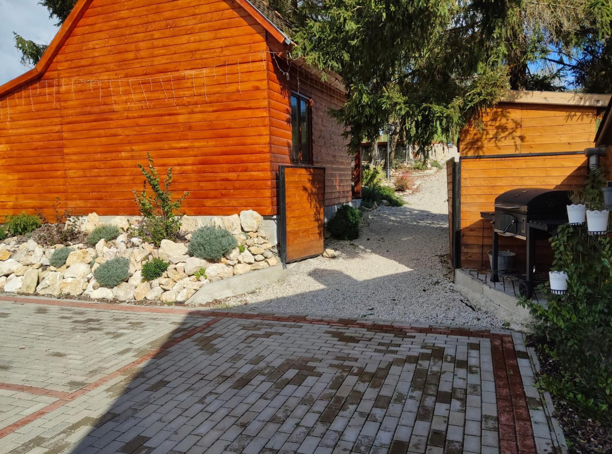 Borostyankut Wellness Home Bakonybel Bagian luar foto
