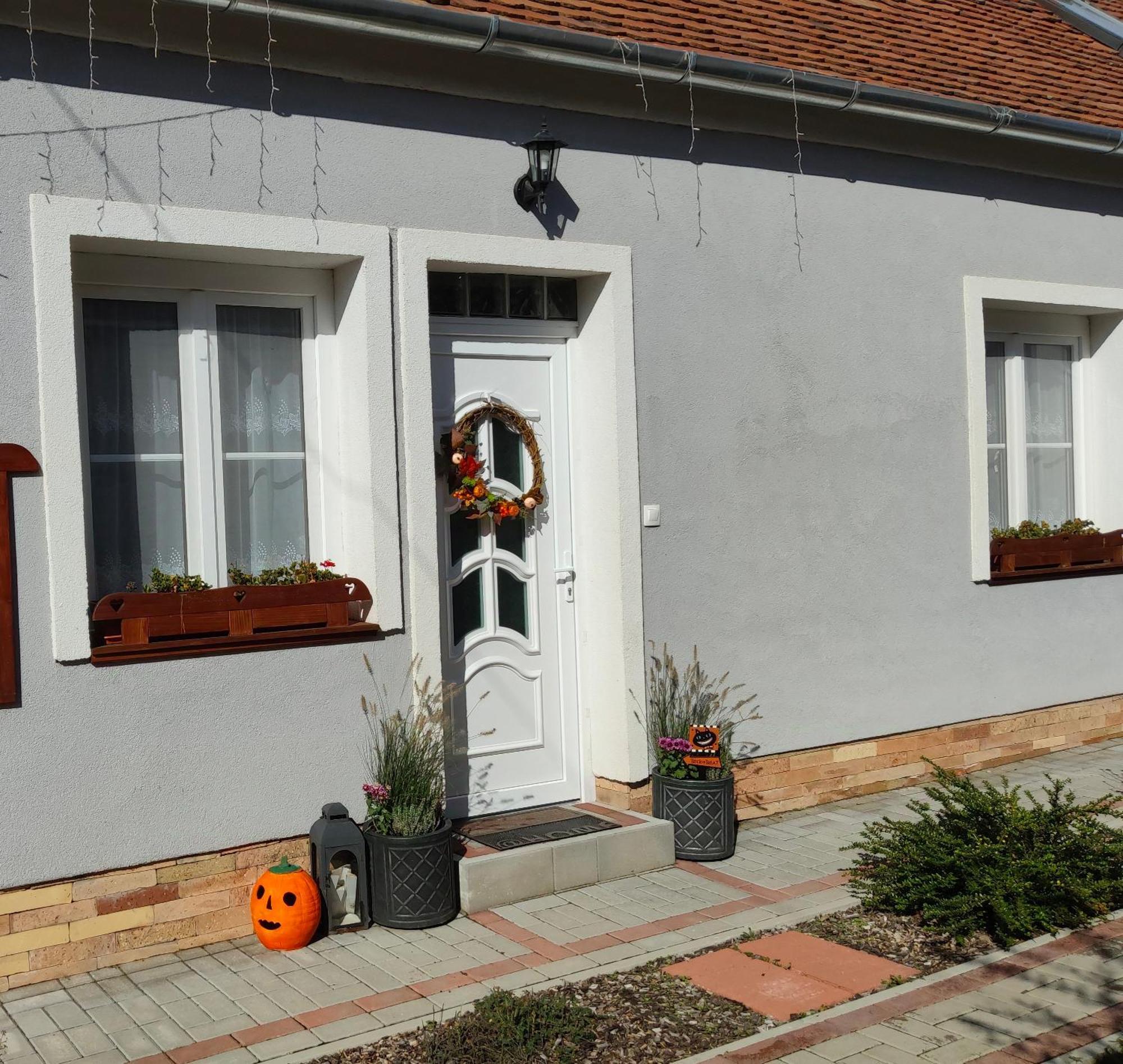 Borostyankut Wellness Home Bakonybel Bagian luar foto