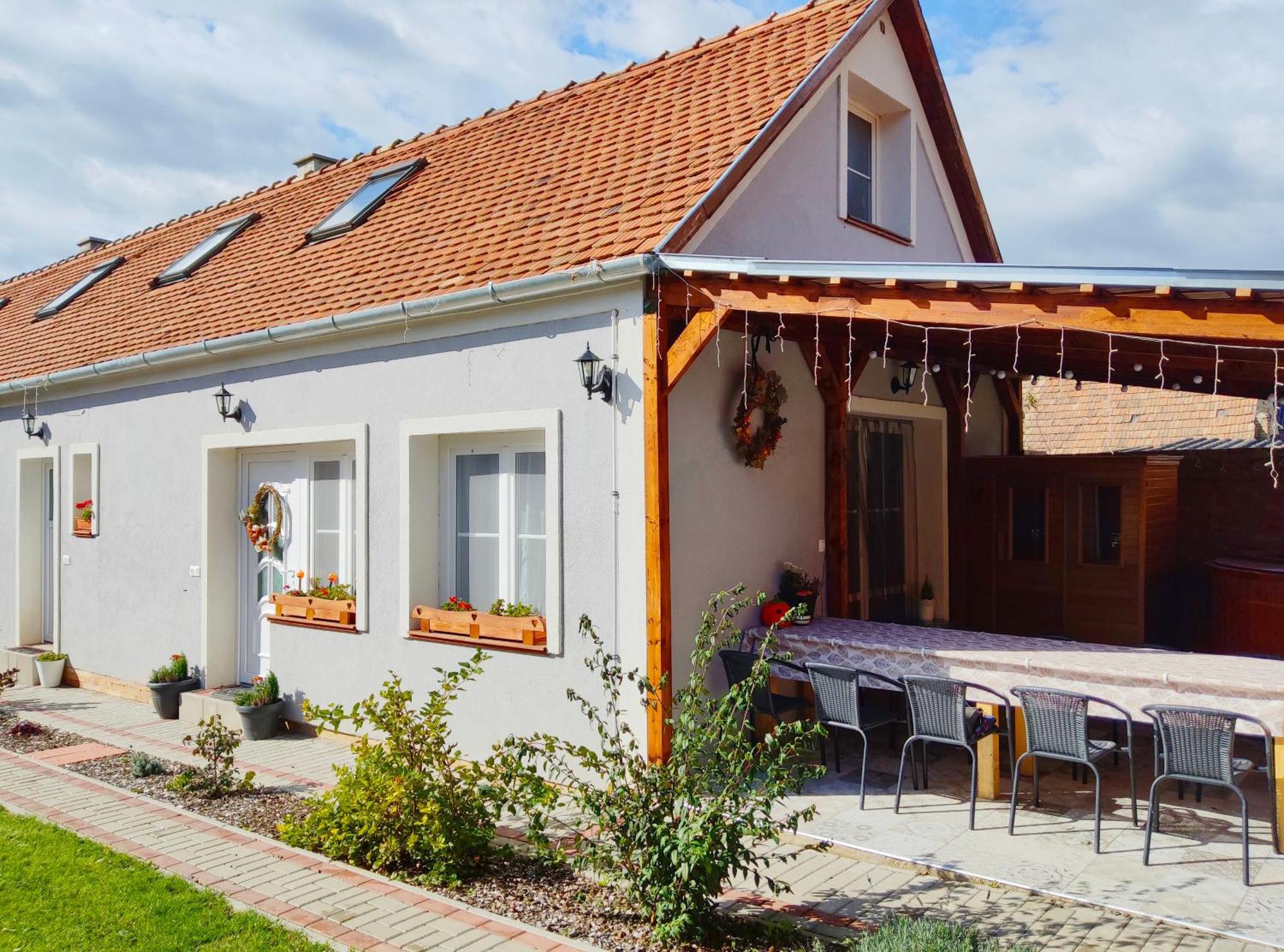 Borostyankut Wellness Home Bakonybel Bagian luar foto